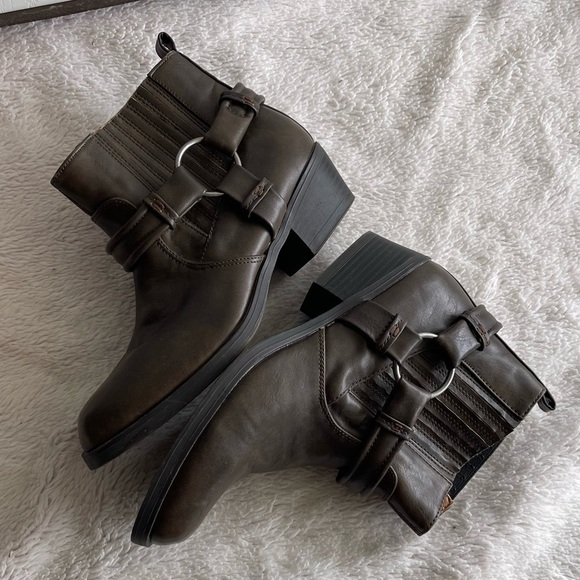 ESprit Haven vegan leather Moto ankle boots - Picture 3 of 9